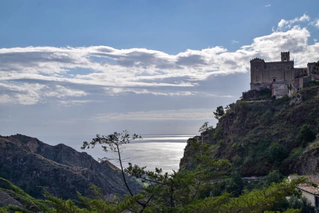 Tour 6 - Savoca, Taormina and Castelmola